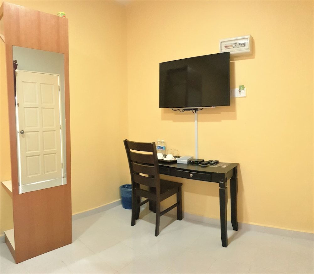 Chenang Inn Standard Double or Twin Room, Non Smoking, Garden View 10