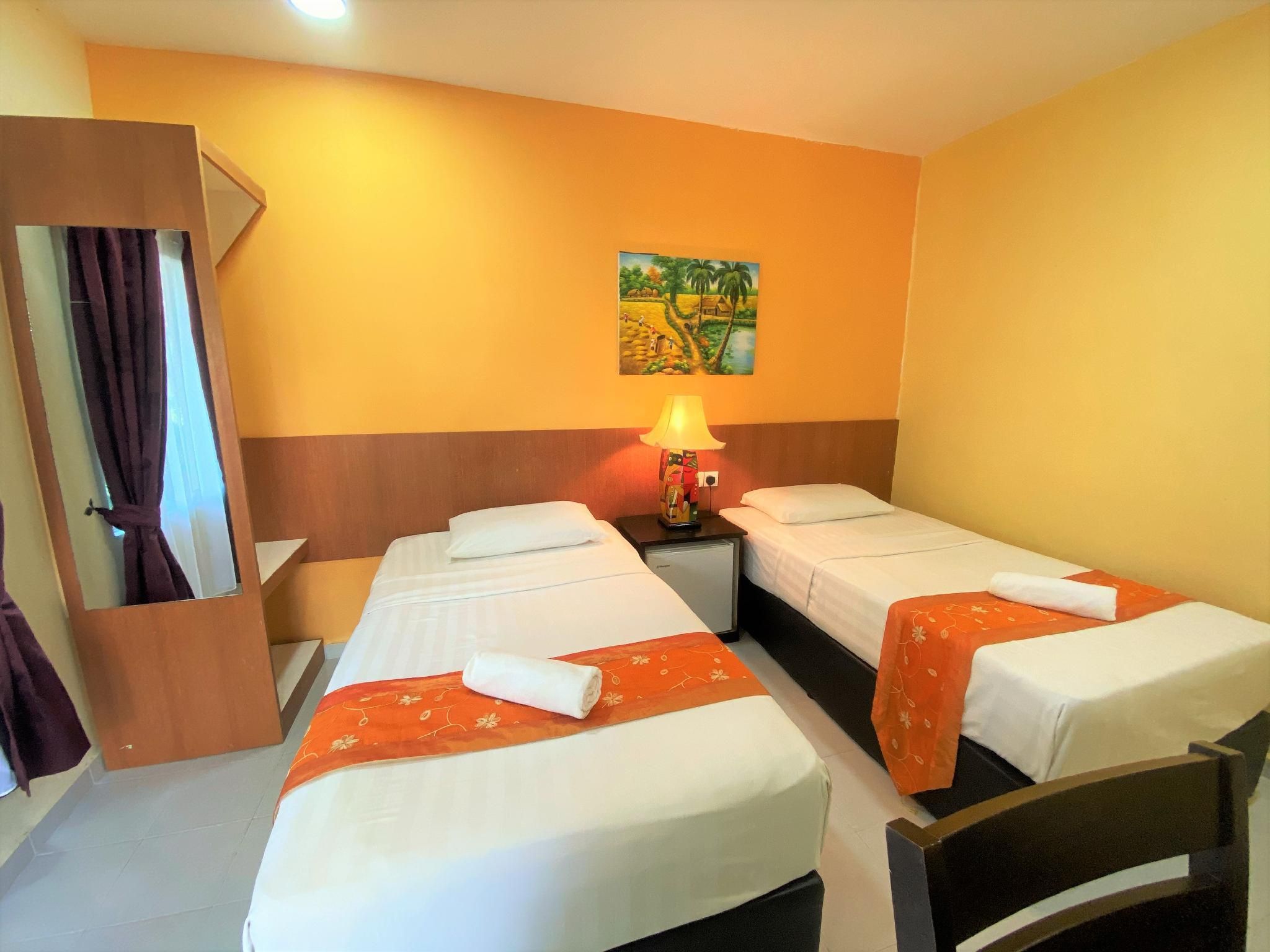 Chenang Inn Twin Room