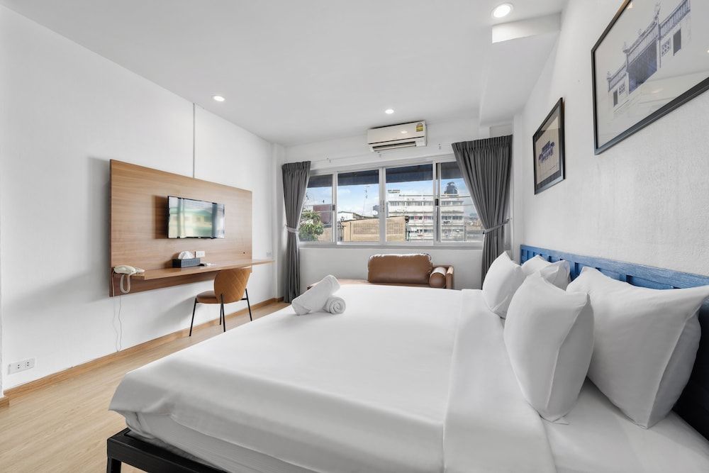 undefined River View Residence 8