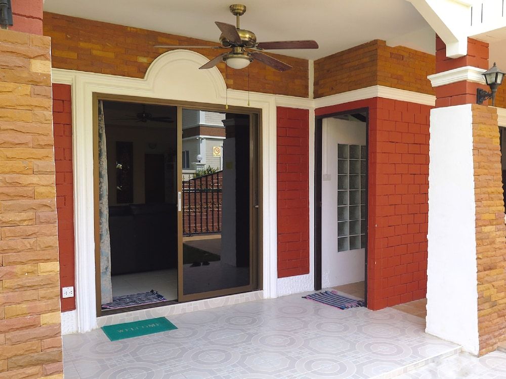 undefined Garden Villa - Pattaya Holiday House Walking Street 3