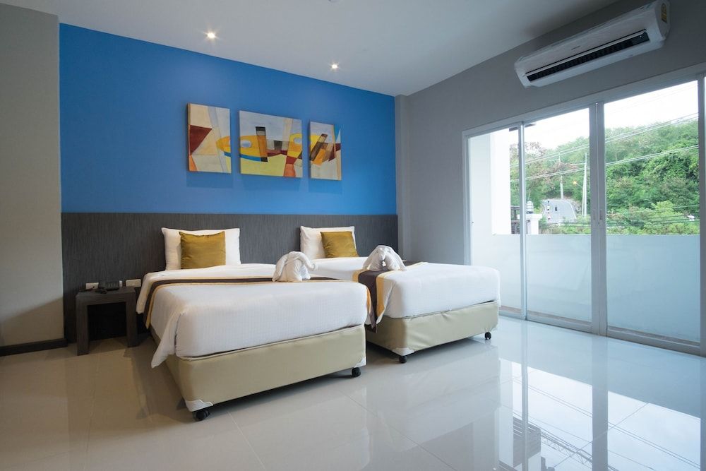 FX Hotel Pattaya Premier Triple Room 3
