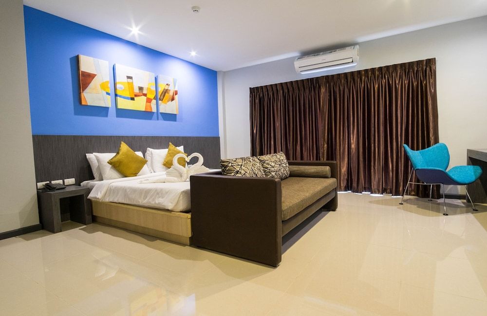 FX Hotel Pattaya Premier Triple Room 6