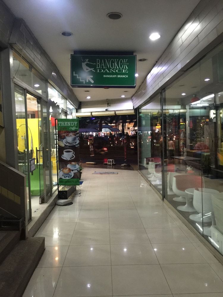 undefined Mall Suites Hotel 7