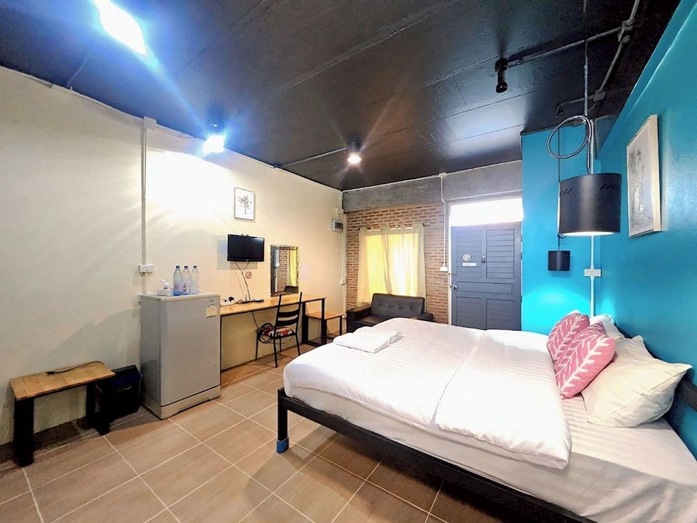 ORA HOUSE Triple Room 3