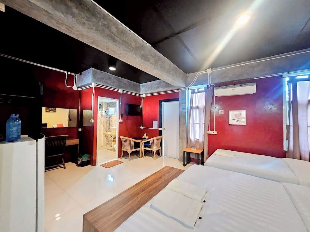 ORA HOUSE Family Room 6