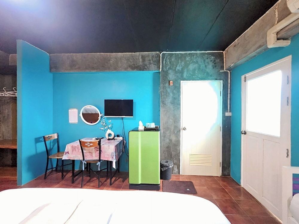 ORA HOUSE Family Room 13