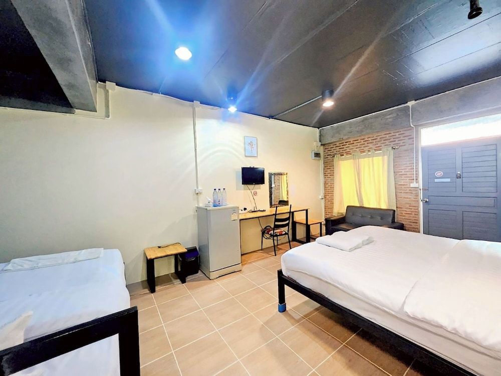 ORA HOUSE Triple Room 2