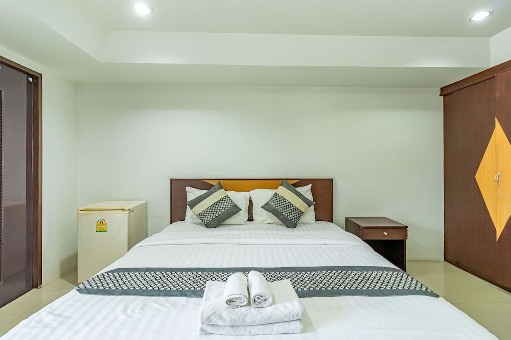 Grannylla Residence Charoenkrung Standard Double Room