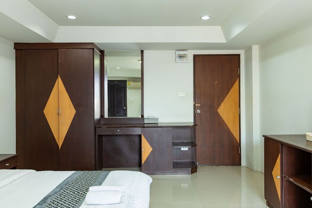 Grannylla Residence Charoenkrung Standard Double Room 8