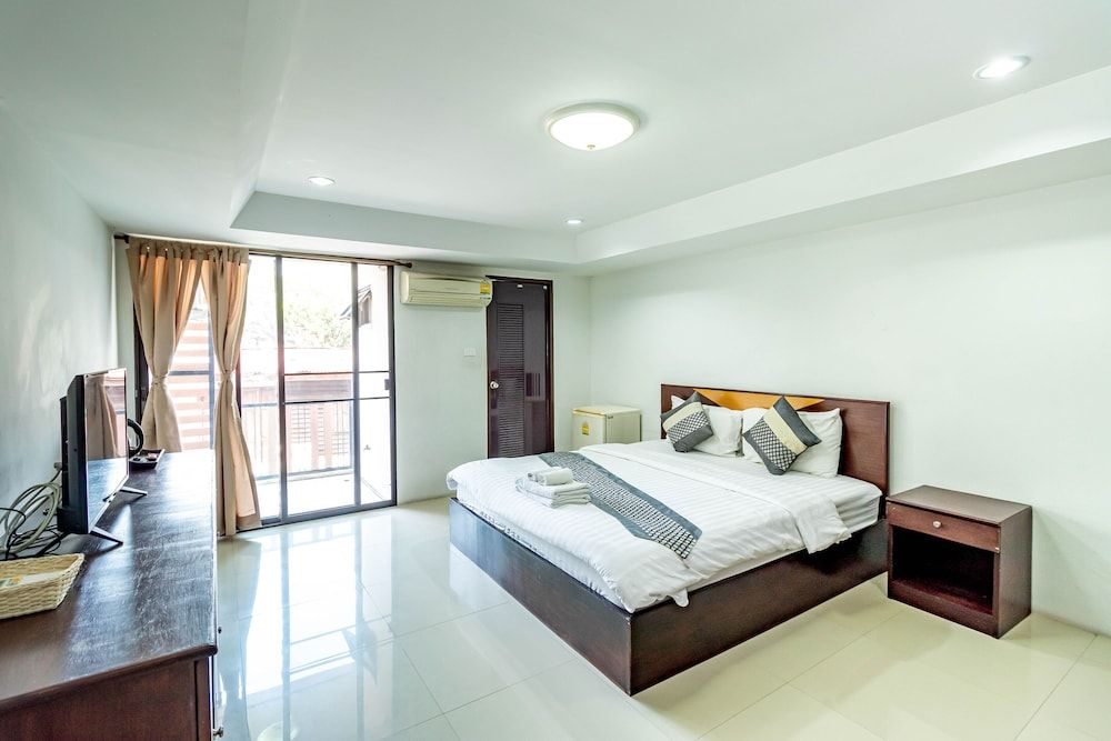 Grannylla Residence Charoenkrung Standard Double Room 3