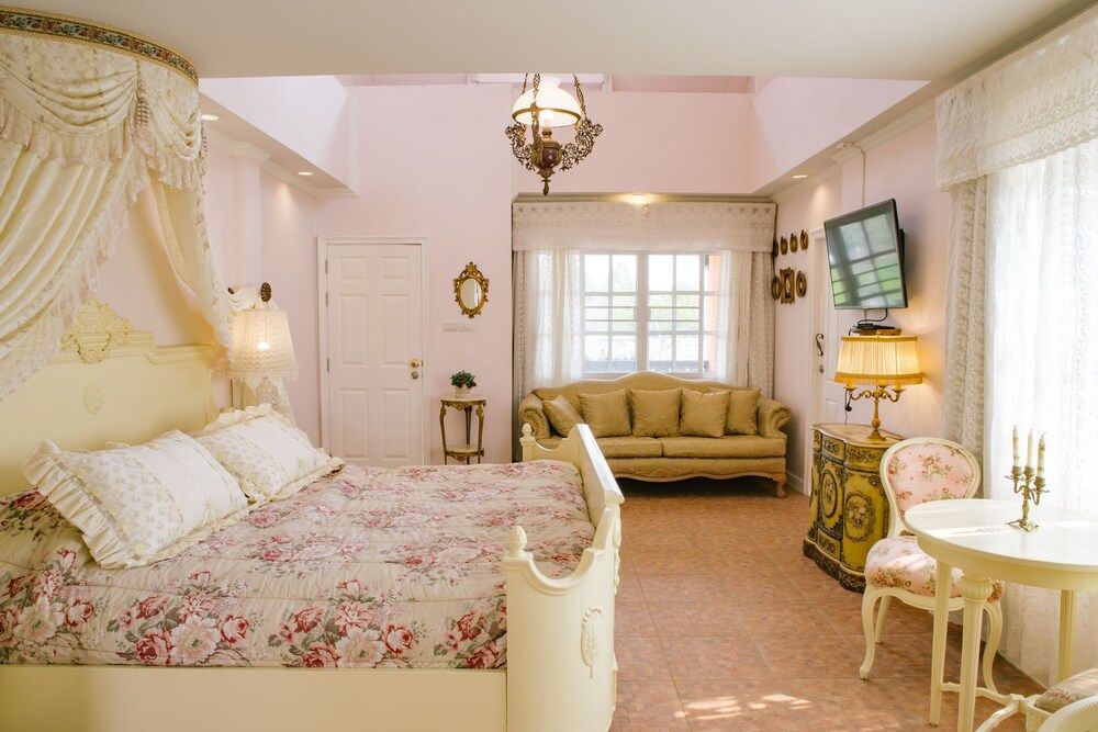 Le Jardin de Maejo Deluxe Honeymoon Suite (Rose) 4