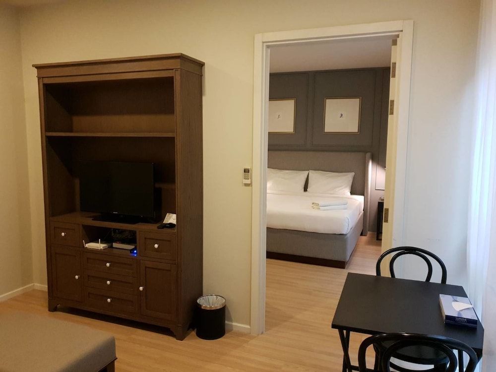 Dlux Condominium Standard Room (Without Kitchen) 3