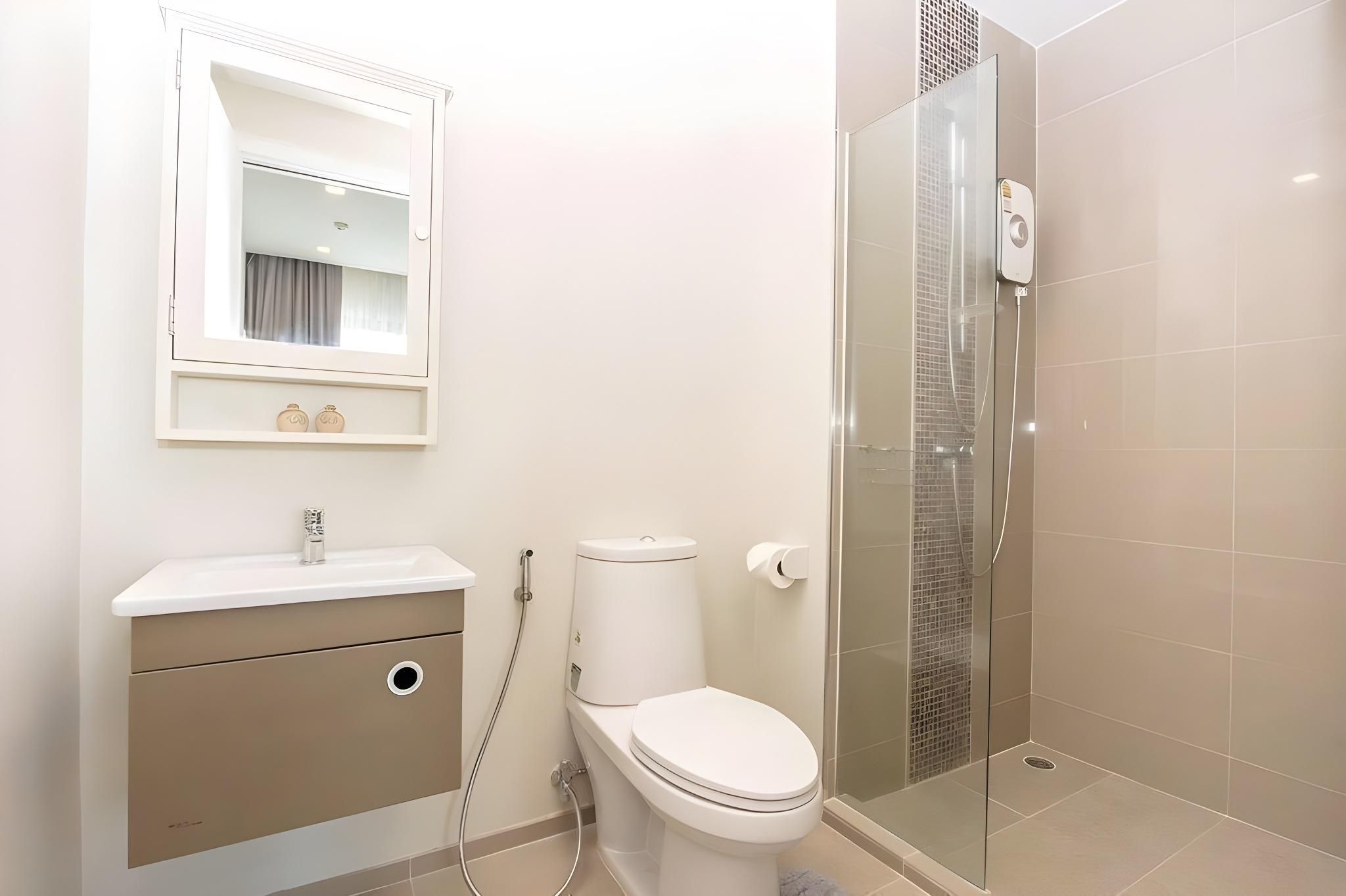 Dlux Condominium Standard Queen Room 4