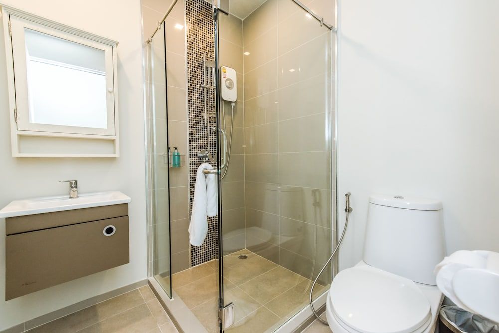 Dlux Condominium Standard Queen Room 3