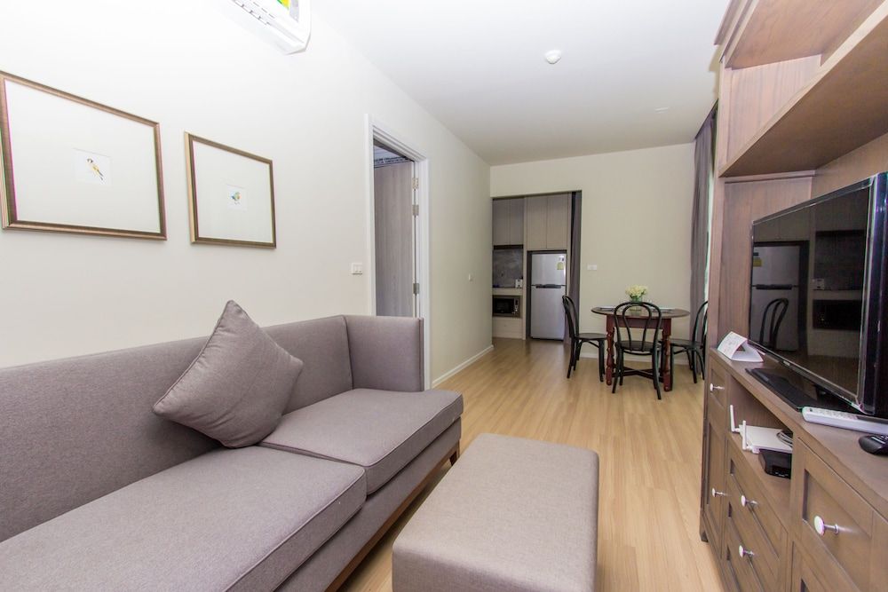 Dlux Condominium Standard Queen Room 5