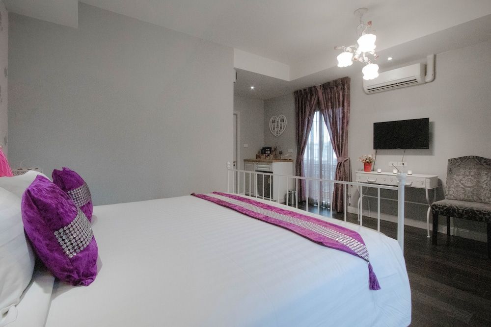 Premium Queen Room