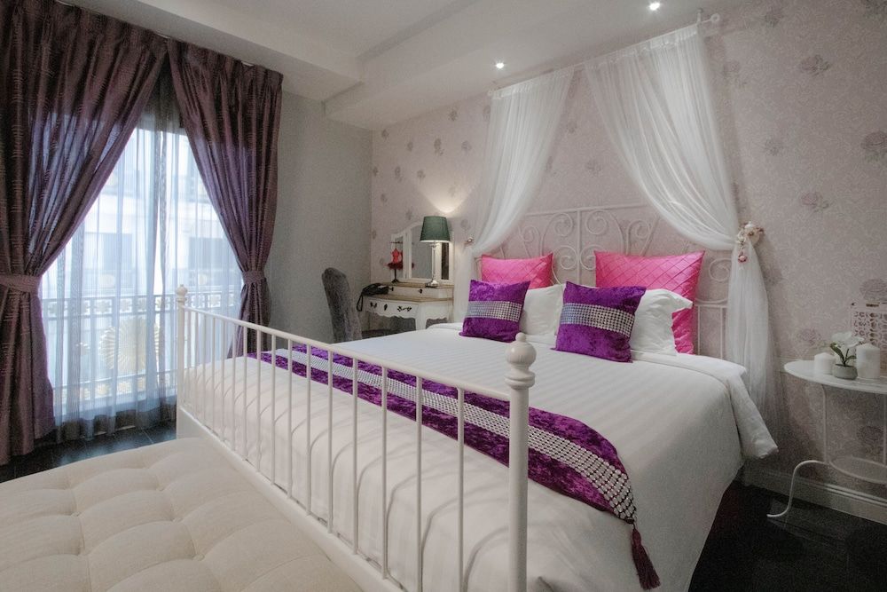 undefined The Star of Sathorn 3