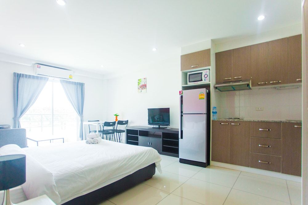 Apollo Apart Hotel Superior Studio, 1 Queen Bed, Balcony 4