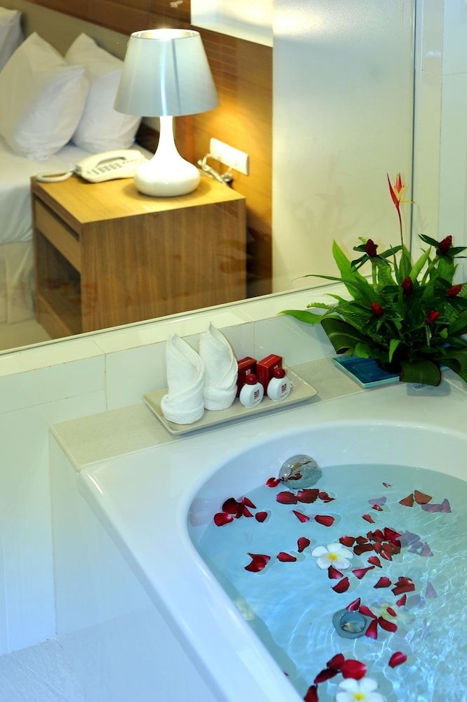 Chalong Princess Pool Villa Resort