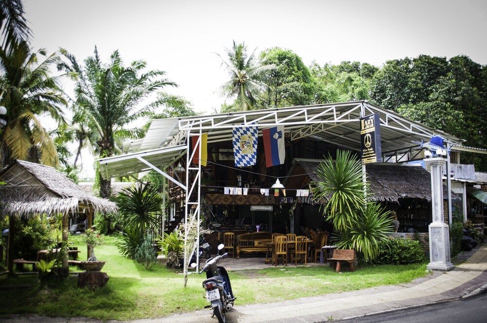 undefined The Lazy Bar And Guesthouse 6