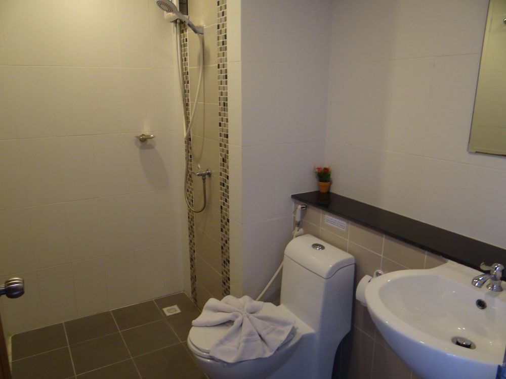 Tropical Sunset Hotel Patong Deluxe King Room with Balcony 10