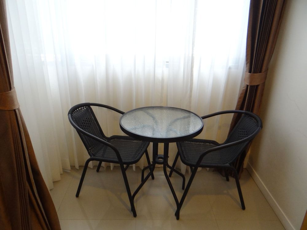 Tropical Sunset Hotel Patong Superior King Room 6