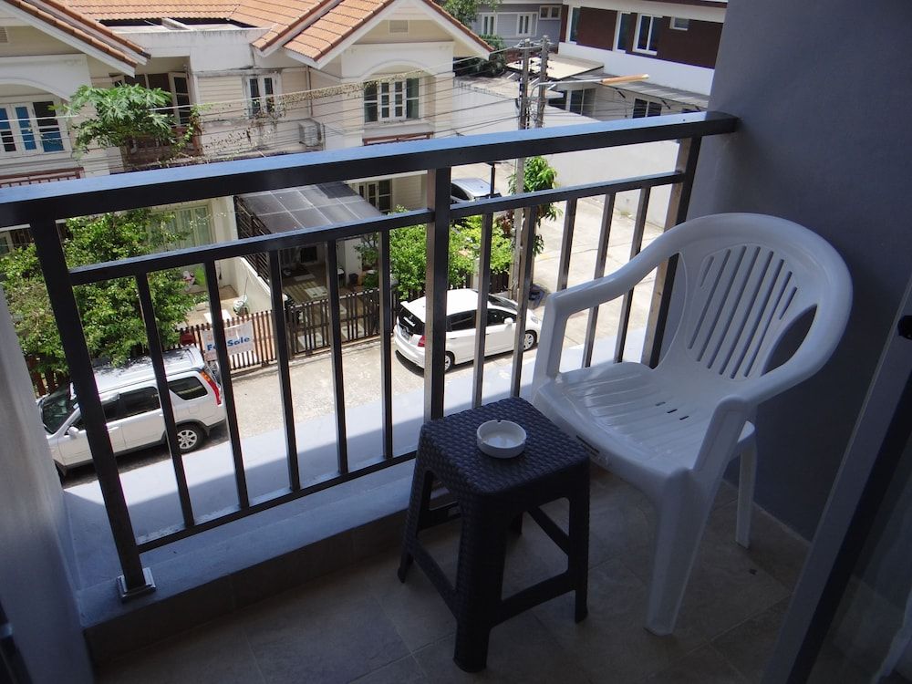 Tropical Sunset Hotel Patong Deluxe King Room with Balcony 9