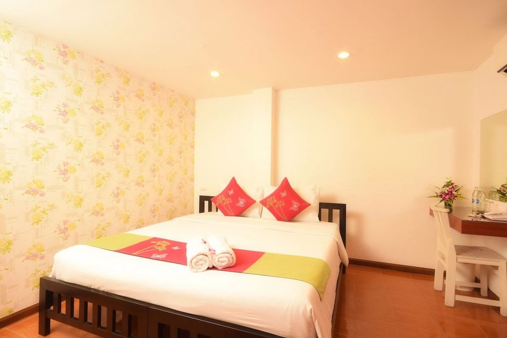 Blissotel Ratchada Standard Room 7