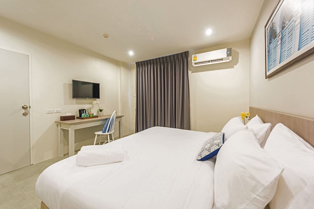 Recenta Phuket Suanluang Deluxe Double Room, Non Smoking 3