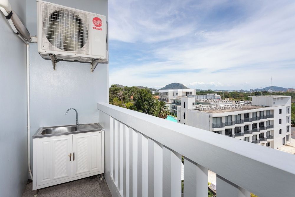 Recenta Phuket Suanluang Deluxe Twin Room, Non Smoking 5