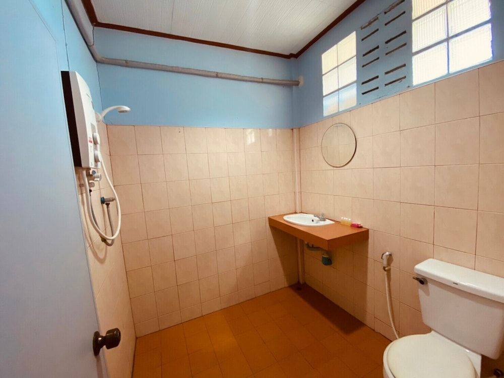 Phupha Bungalow Standard Bungalow Triple room 10