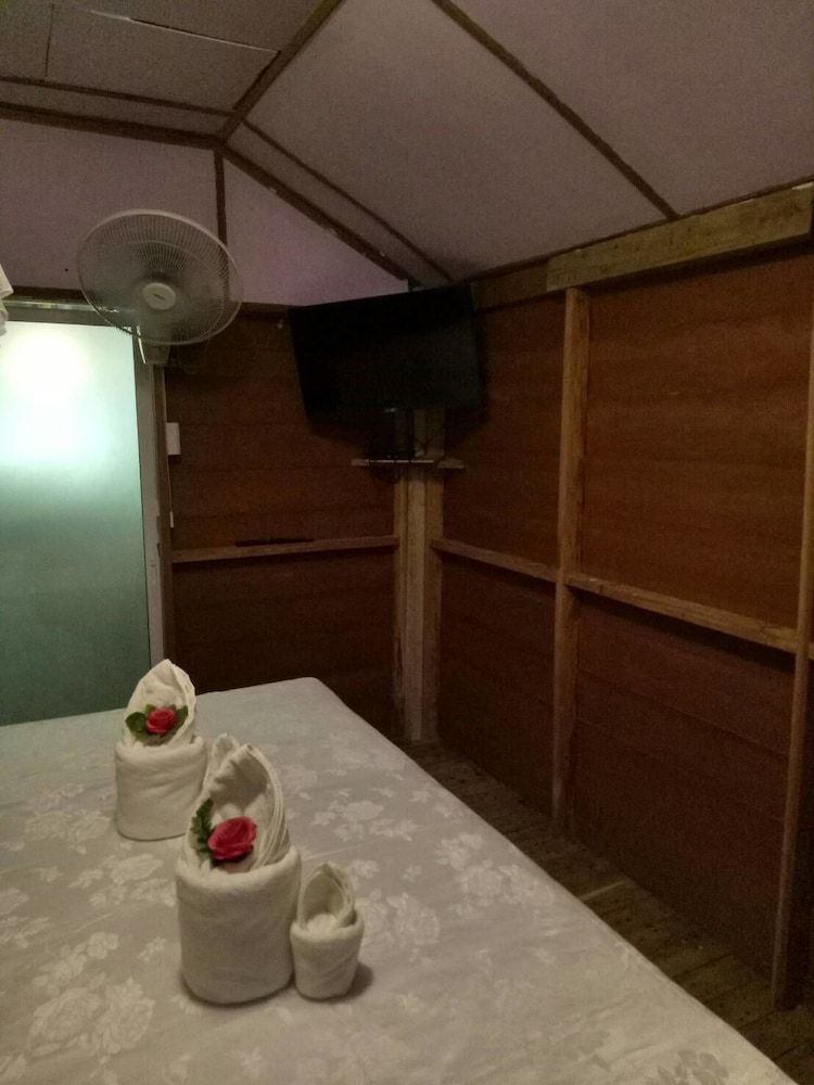 Phusambig Resort Big Bungalow with Fan 7