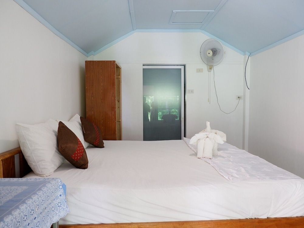 Phusambig Resort Big Bungalow with Fan 3