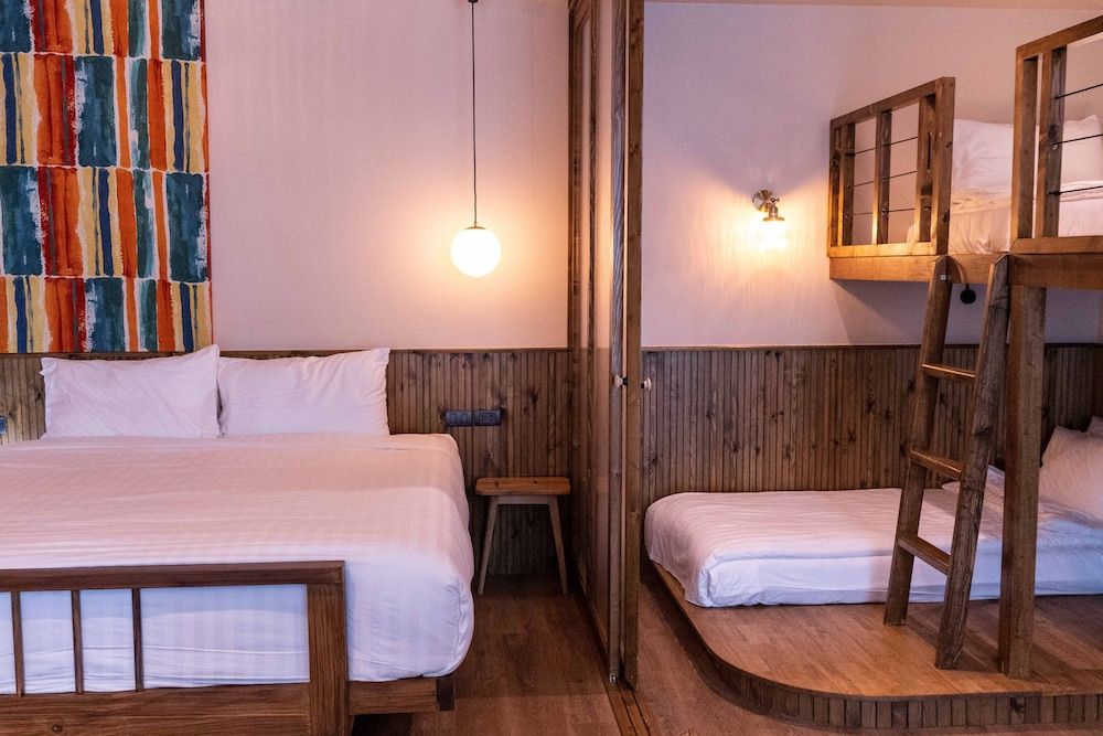 undefined Tints of Blue Hotel 2