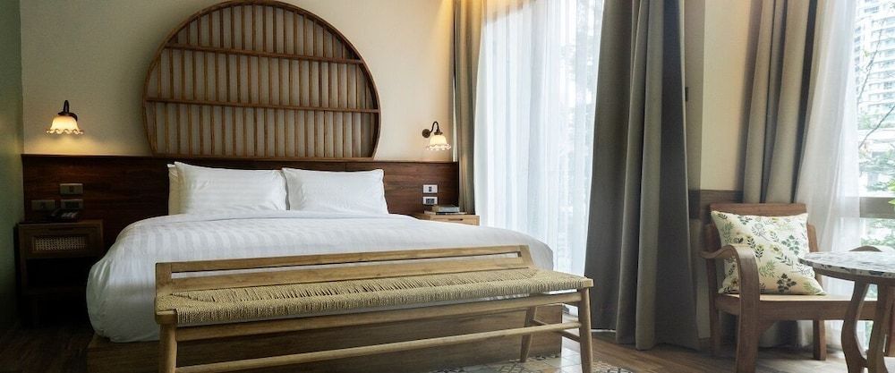 undefined Tints of Blue Hotel 10