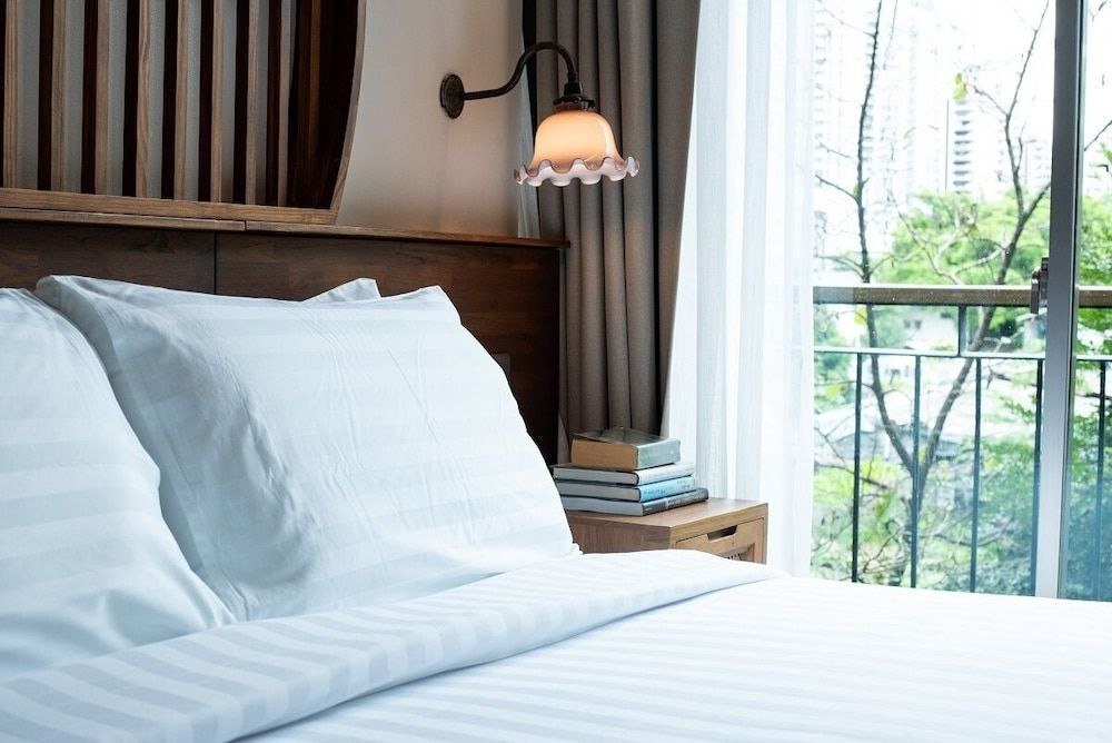 undefined Tints of Blue Hotel 9