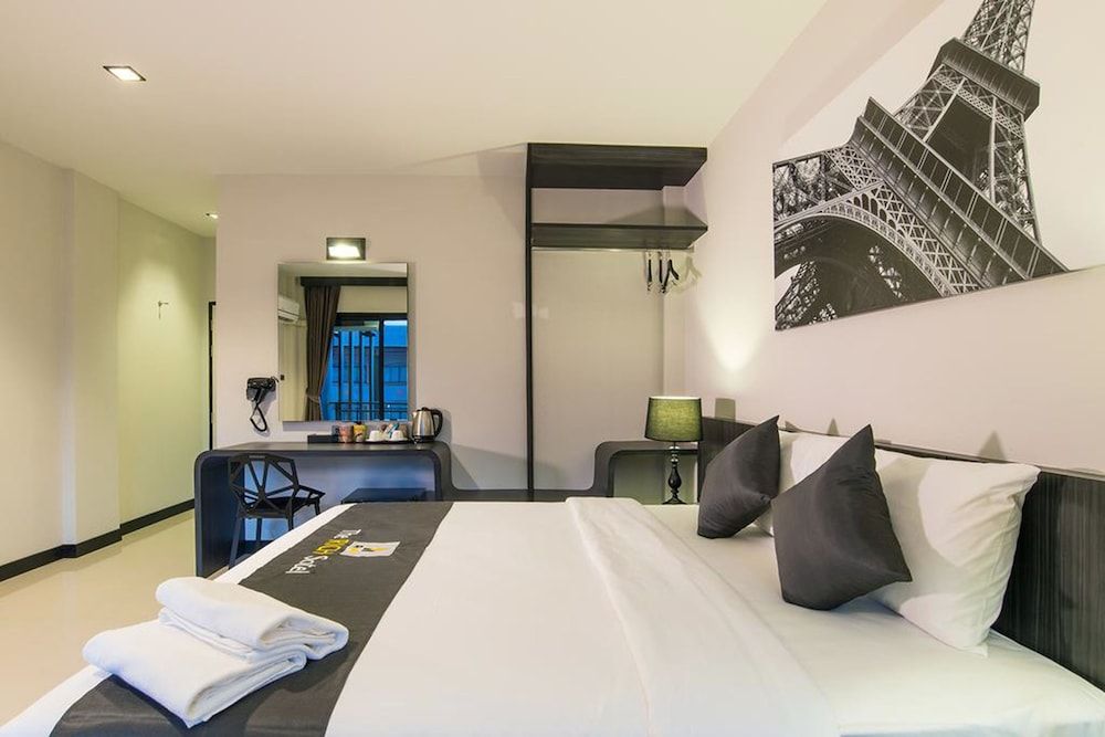 The Rich Sotel Standard Double Room 5