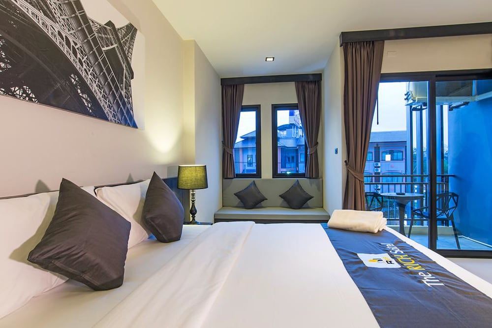 The Rich Sotel Standard Double Room 4