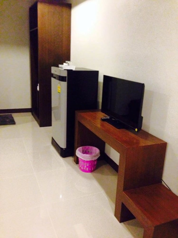 undefined Room Riverside 8