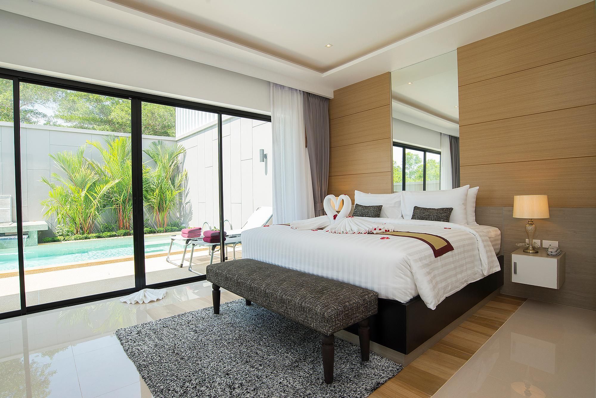 2-Bedroom Suite with Pool