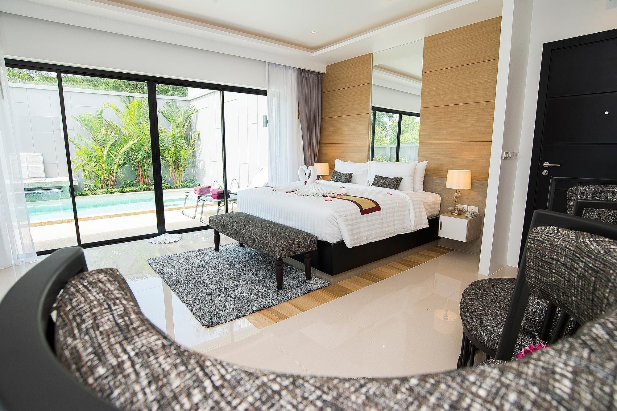 2-Bedroom Suite with Pool