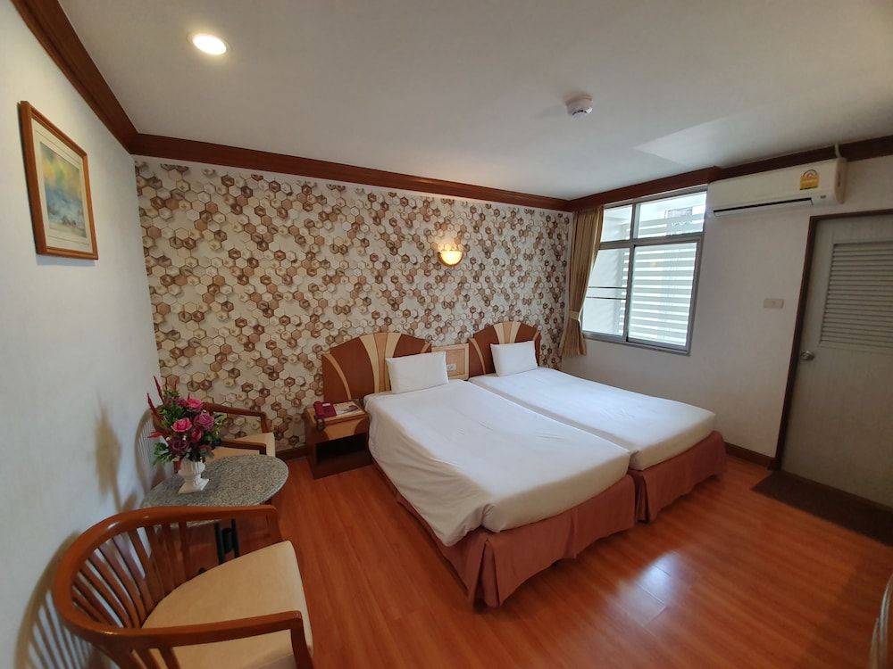 Sakol Hotel Standard Twin, 2 Twin Beds 5