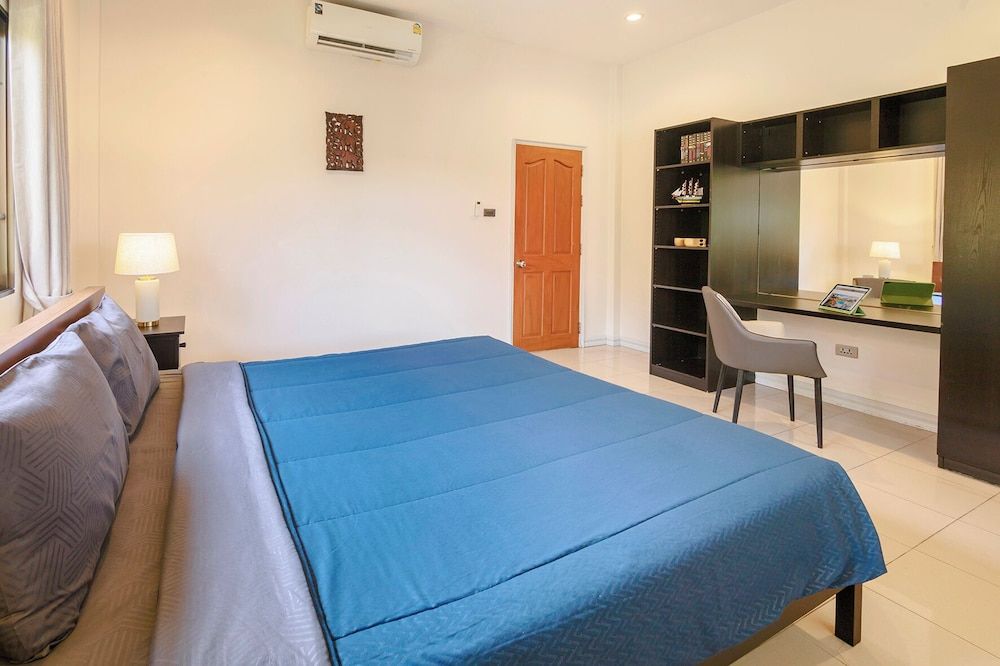 undefined Pattaya Hill, Near the City and Beach