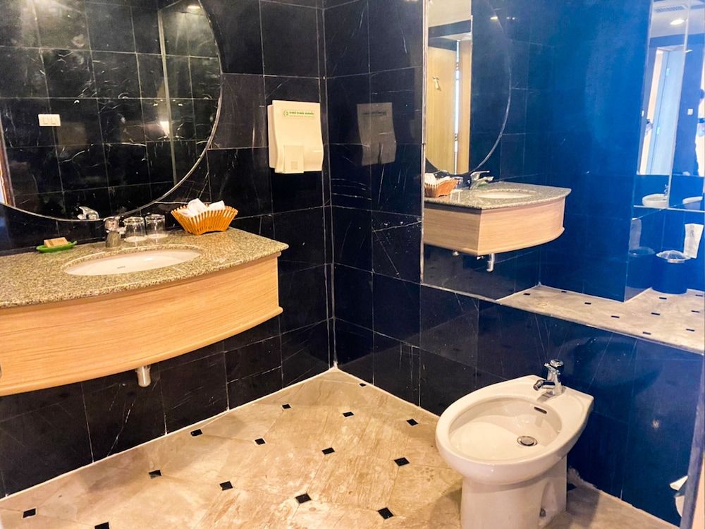 Fortune Hotel Korat Suite with City View 3