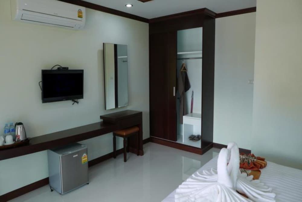Palm Kiri Resort Family Bungalow 7