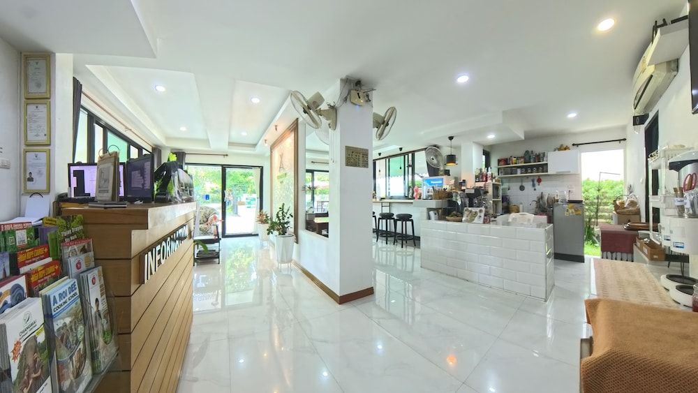 undefined Gusto House 8