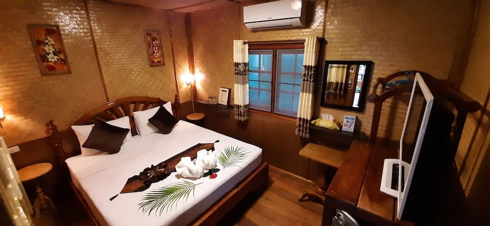 Macura Resort Superior Double Room, 1 King Bed, Pool View