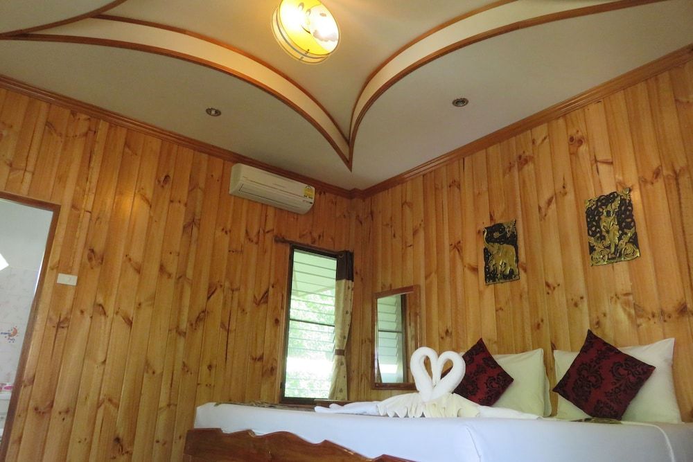 Macura Resort Deluxe Tree House, 1 King Bed, Balcony 3