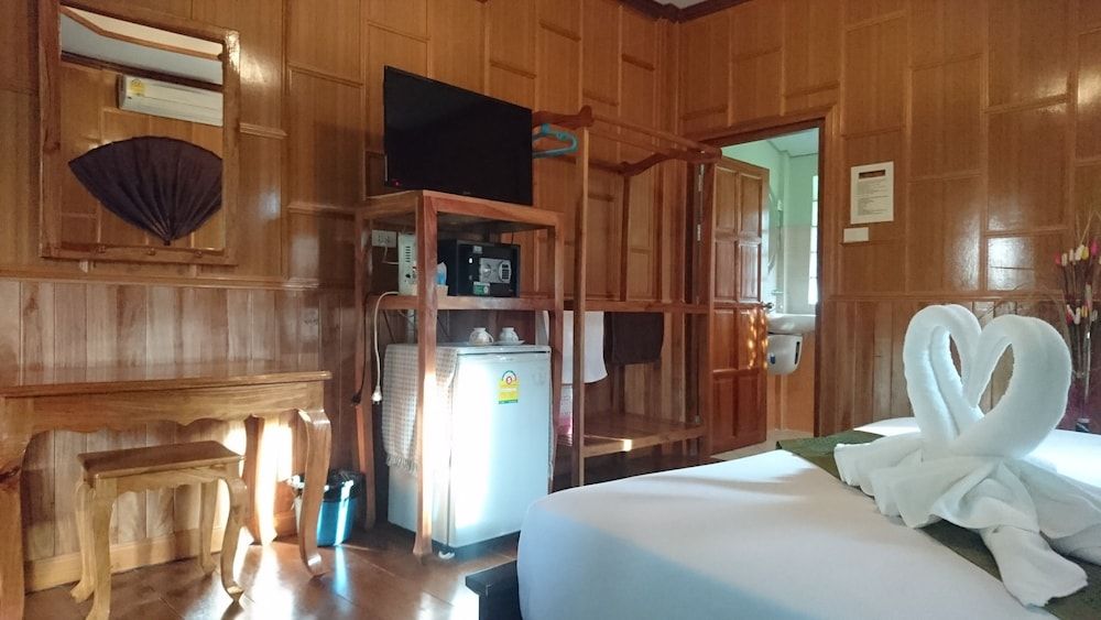 Macura Resort Deluxe Double Room, 1 King Bed, Garden View 8