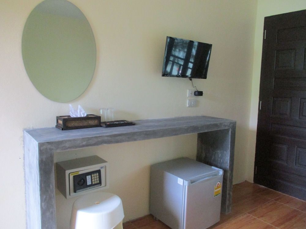 undefined Phi Phi Green House 6